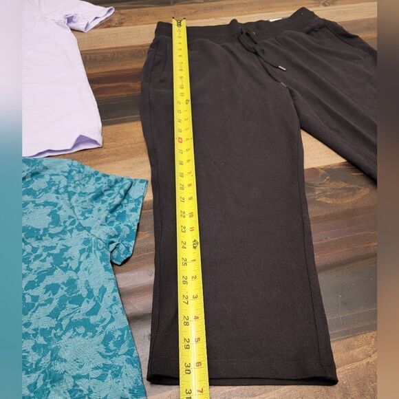 Set of 3 Pieces Tek Gear Capri Pants & Pinter T-shirt + Apt.9 Lavender T-shirt M - Picture 12 of 15